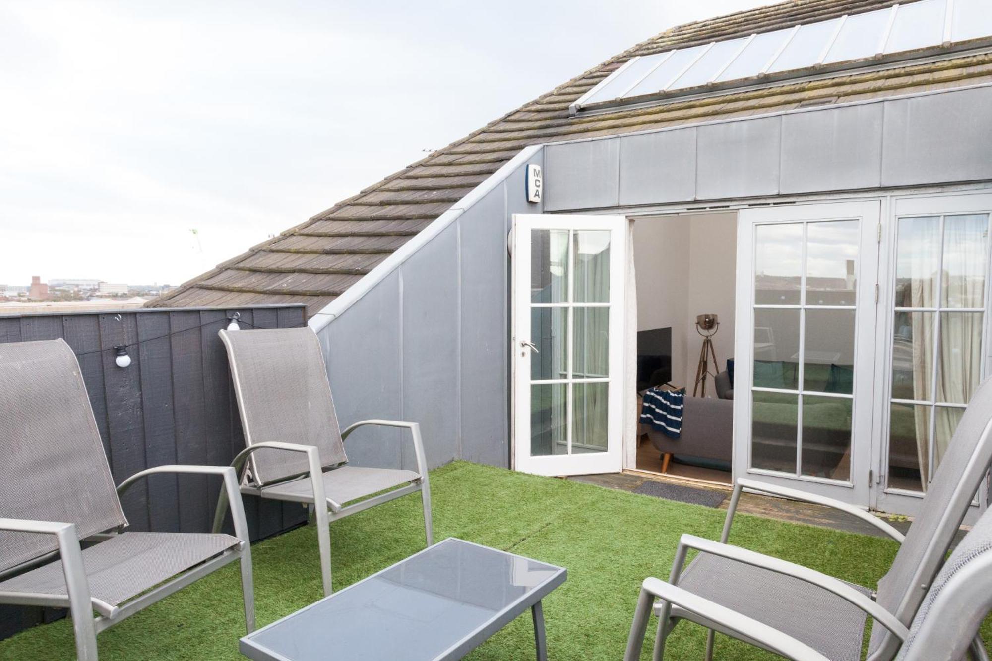 Weekly & Monthly Stays In Penthouse For Contractors Or Leisure Single Or Superking Beds Available Birkenhead Exterior foto