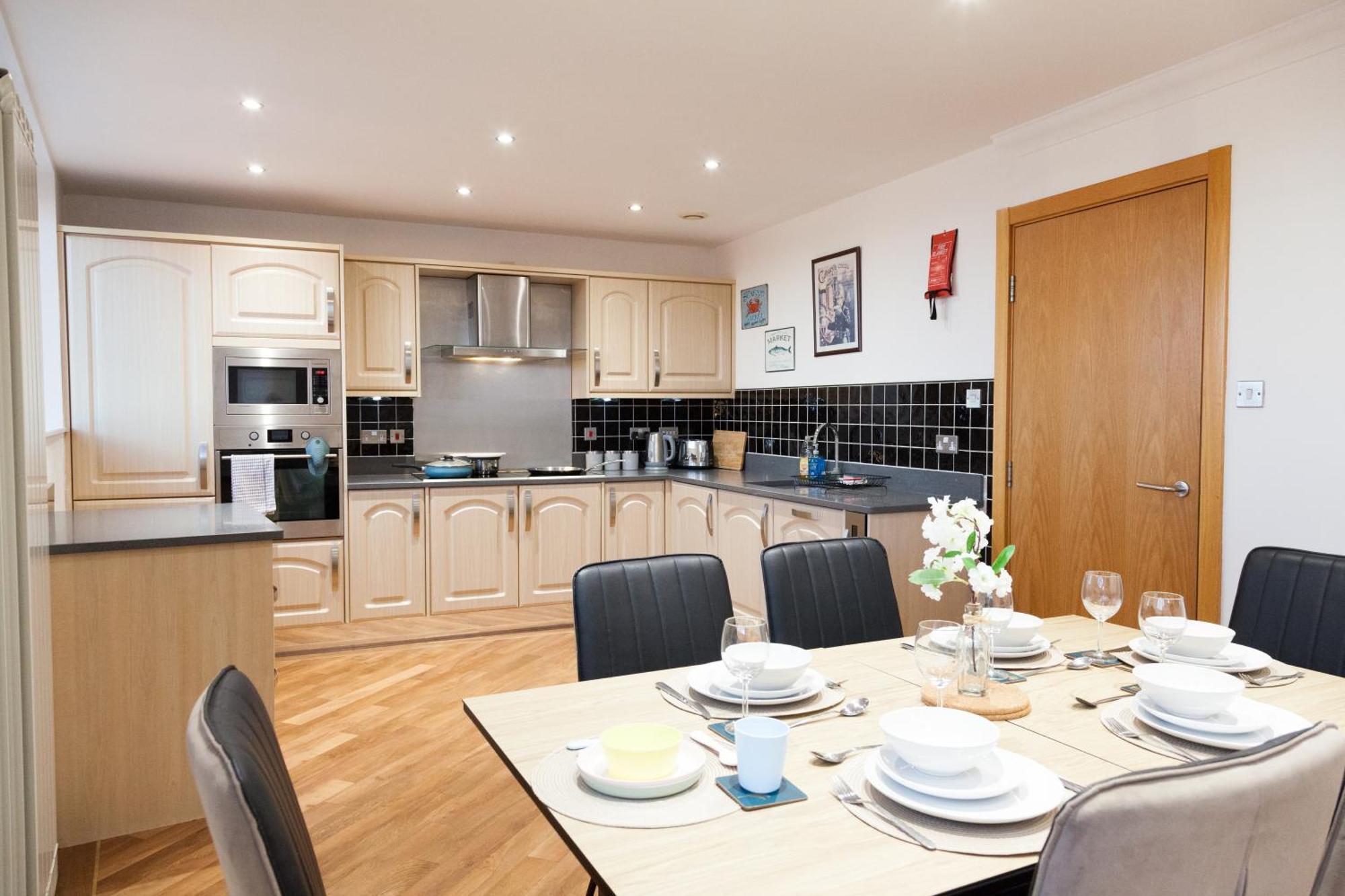 Weekly & Monthly Stays In Penthouse For Contractors Or Leisure Single Or Superking Beds Available Birkenhead Exterior foto